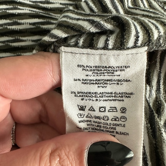 FREE PEOPLE Large Mock Neck Crop Top - Picture 4 of 4